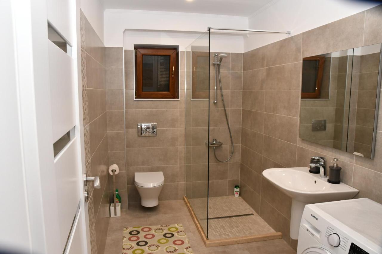 Apartament Toporasi Apartament Krajowa Zewnętrze zdjęcie