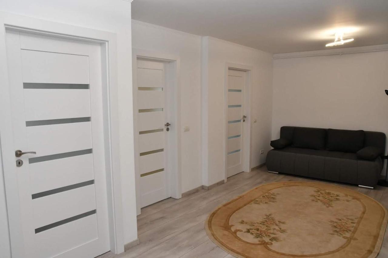 Apartament Toporasi Apartament Krajowa Zewnętrze zdjęcie